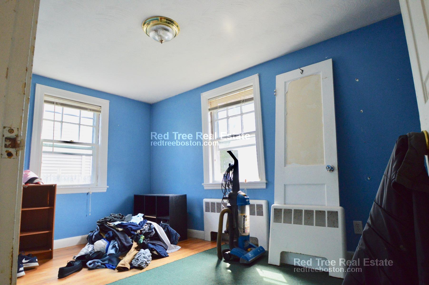 4 bed, 2 bath apartment for rent at 8 Gill Rd Unit 1, Watertown — photo 10 of 11