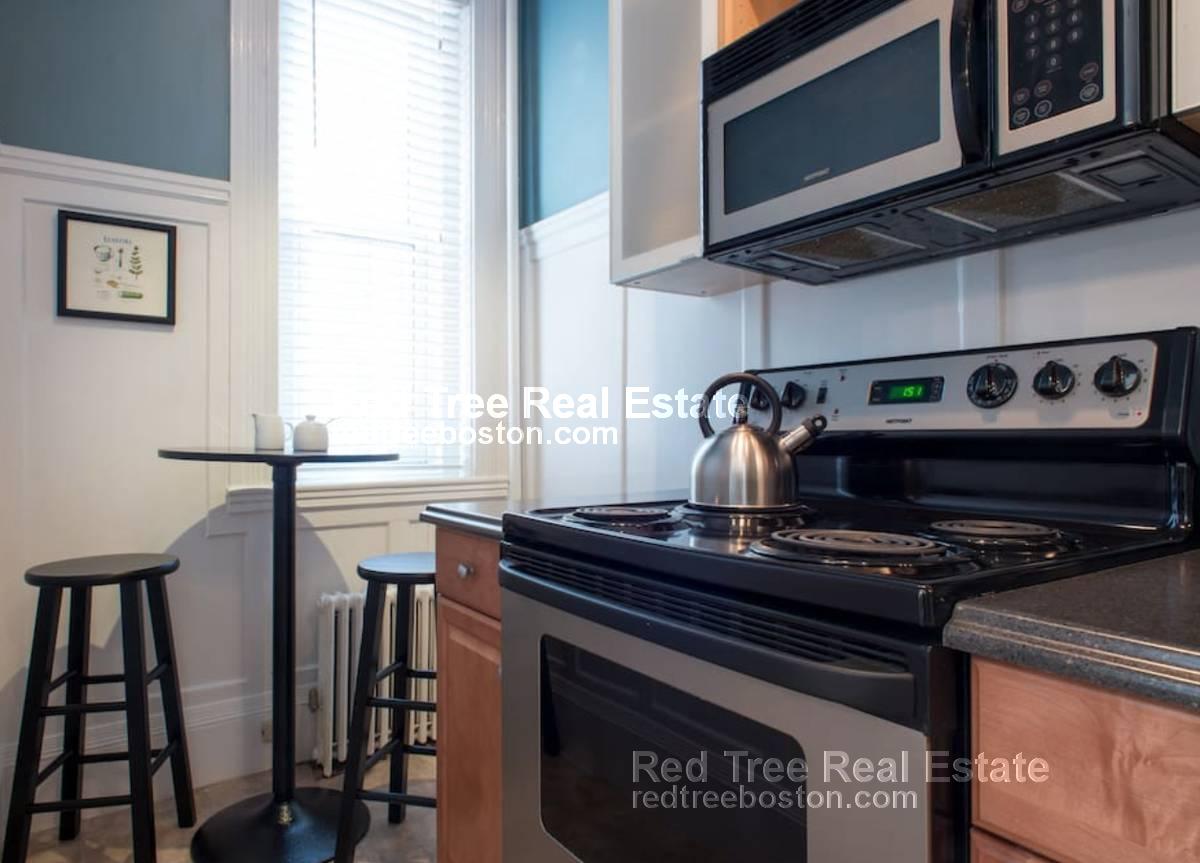 Studio bed, 1 bath apartment for rent at 342 Commonwealth Ave Unit 4, Back Bay — photo 4 of 10
