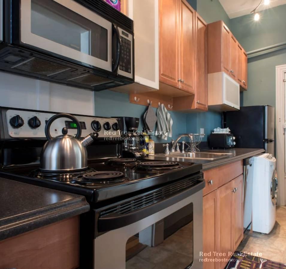 Studio bed, 1 bath apartment for rent at 342 Commonwealth Ave Unit 4, Back Bay — photo 5 of 10