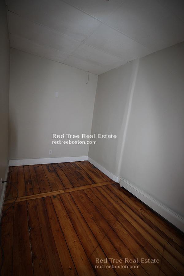 111 Eutaw St, East Boston