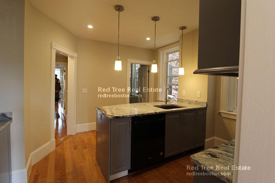 3 bed, 1 bath apartment for rent at 38 Frankfort St Unit 1, East Boston — photo 2 of 8