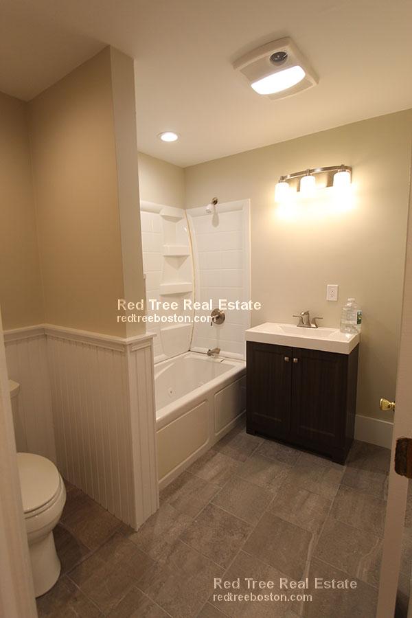 3 bed, 1 bath apartment for rent at 38 Frankfort St Unit 1, East Boston — photo 7 of 8