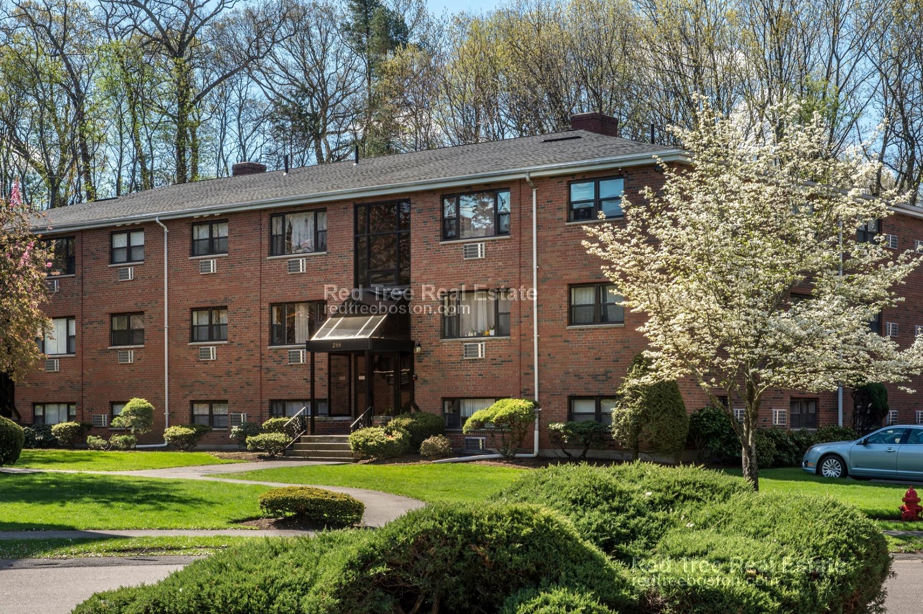 280 Grove St, Auburndale