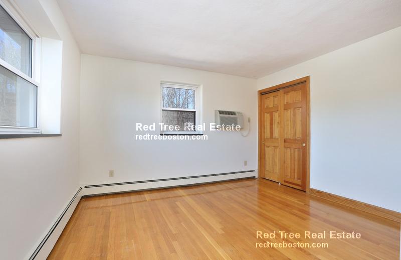 288 Grove St, Auburndale