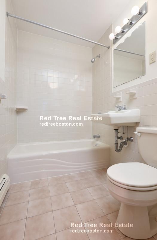 288 Grove St, Auburndale