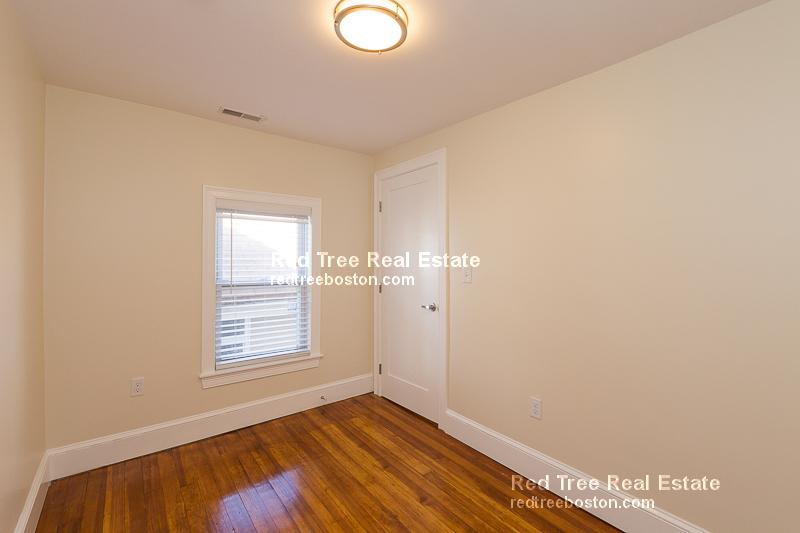 9 11 Rock Valley Ave, Everett