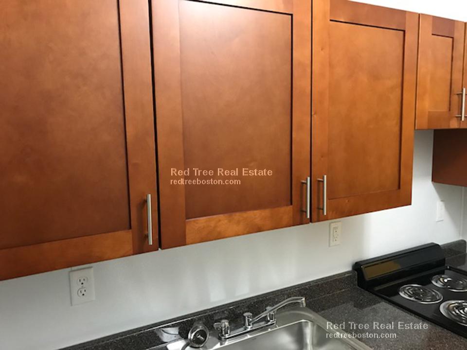 33 Lancaster Ter, Corey Hill