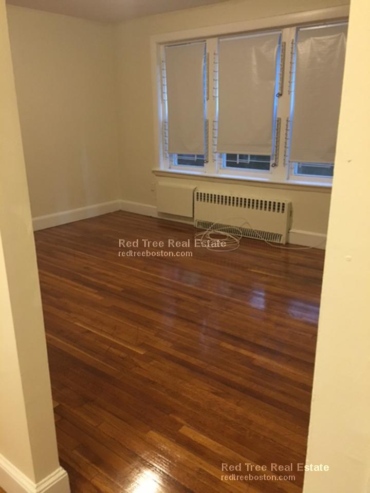 33 Lancaster Ter, Corey Hill