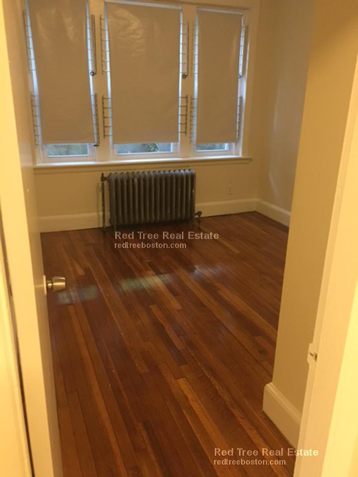 33 Lancaster Ter, Corey Hill