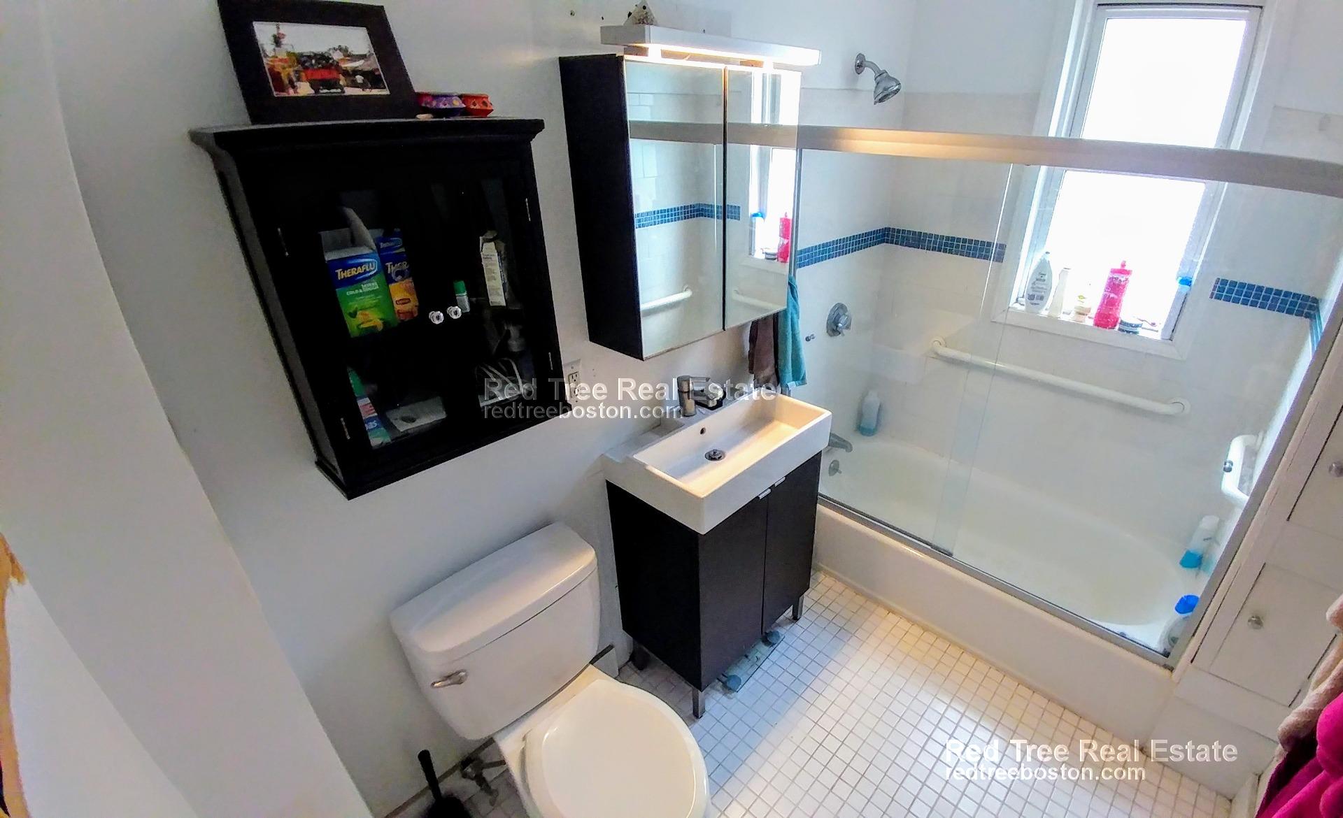 20 Dalrymple St, Jamaica Plain