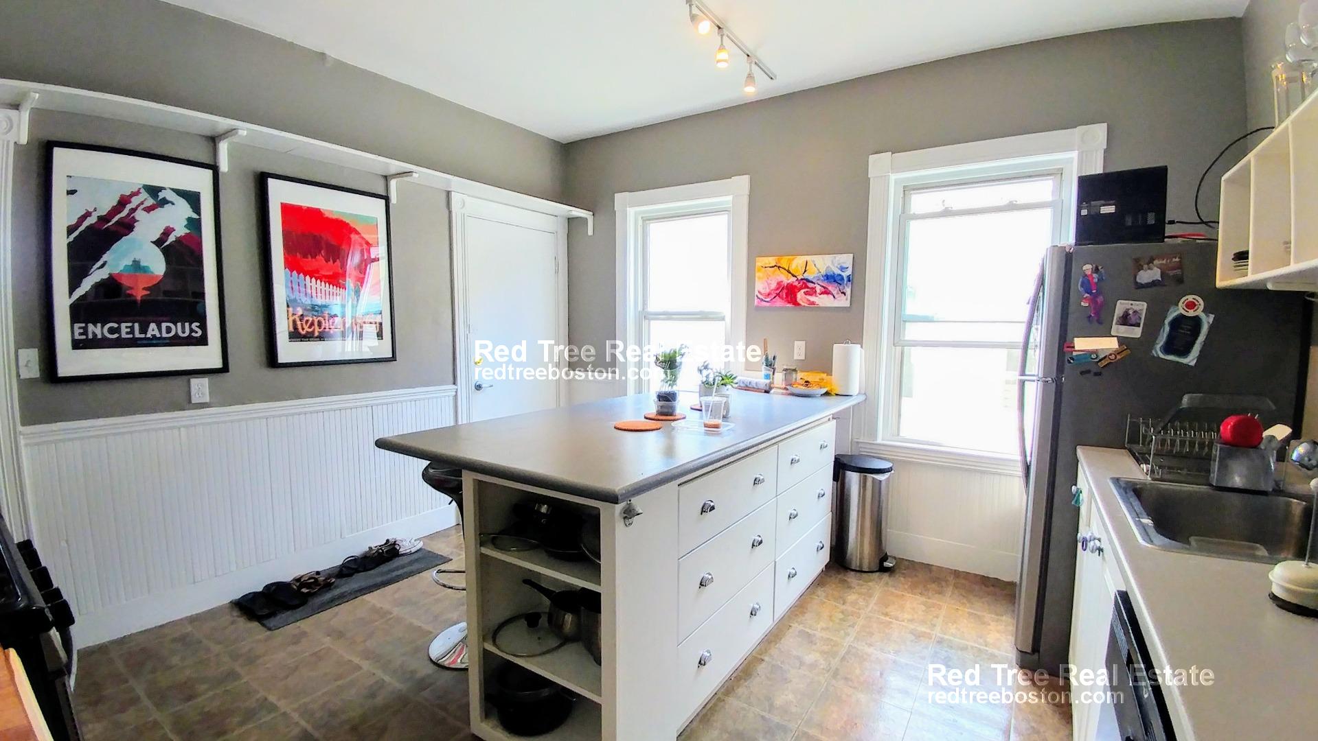 20 Dalrymple St, Jamaica Plain