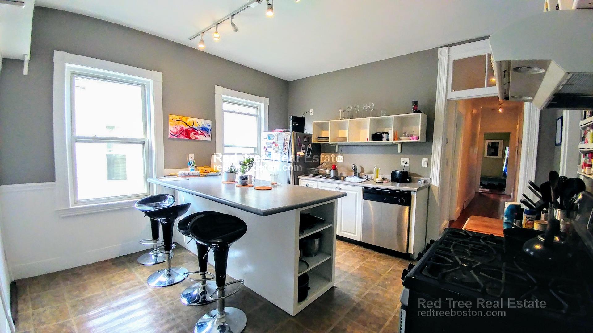 20 Dalrymple St, Jamaica Plain