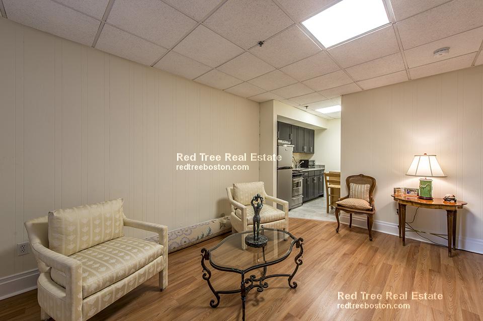 62 Boylston St, Downtown