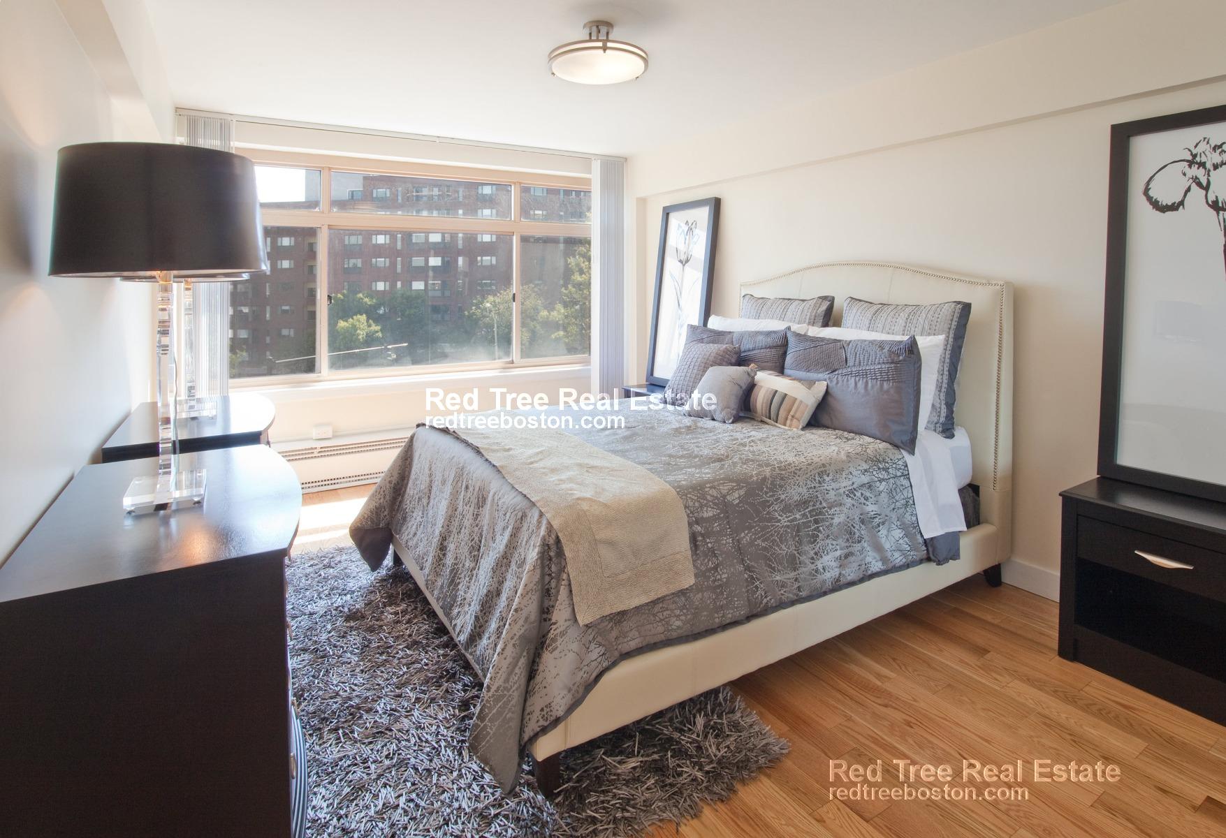 1440 Beacon St, Brookline