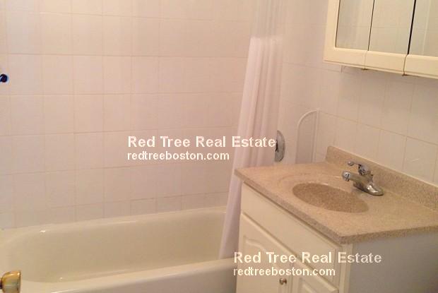 34 Gardner St, Allston