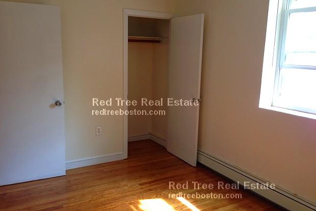 34 Gardner St, Allston