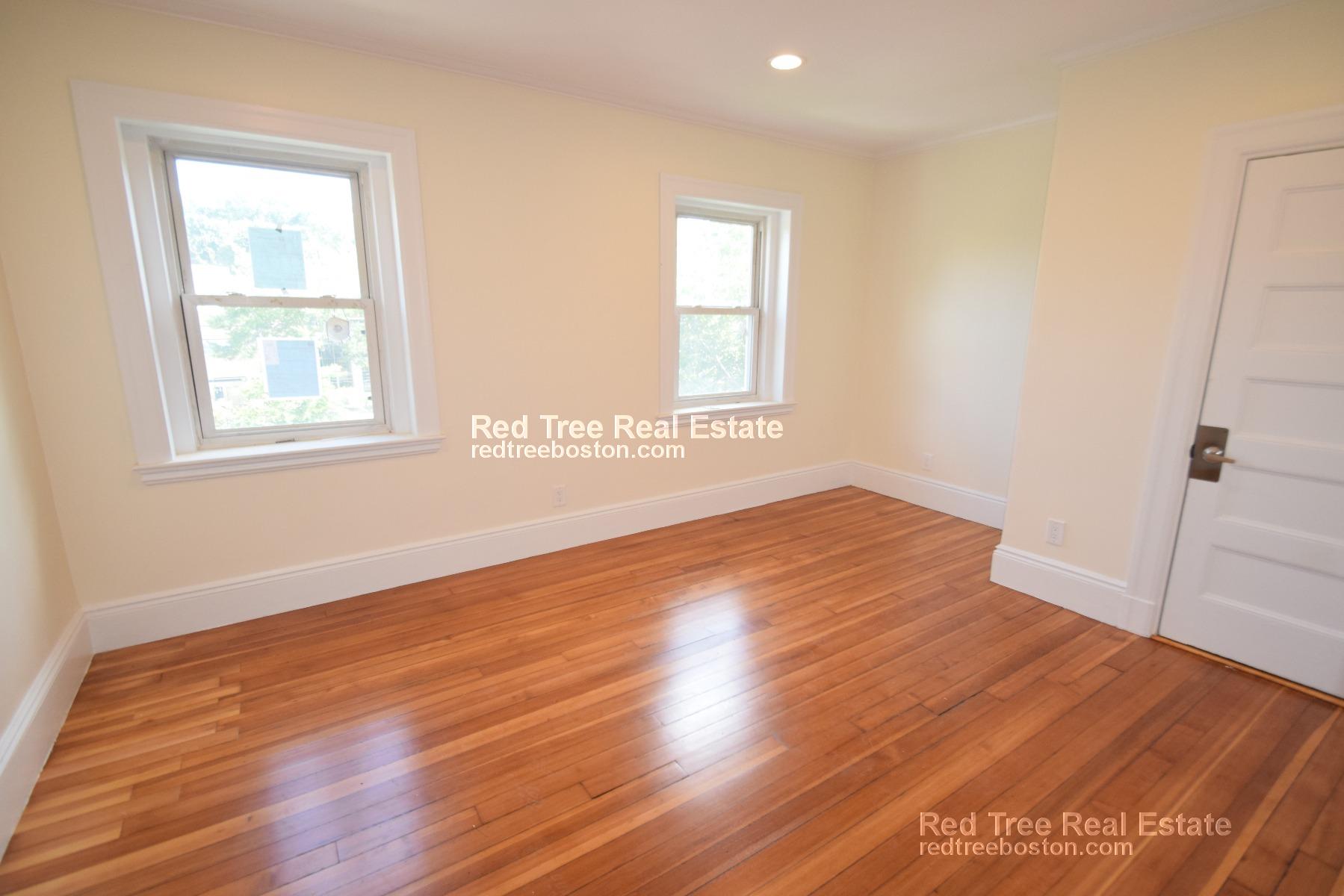 1616 Beacon St, Brookline Hills