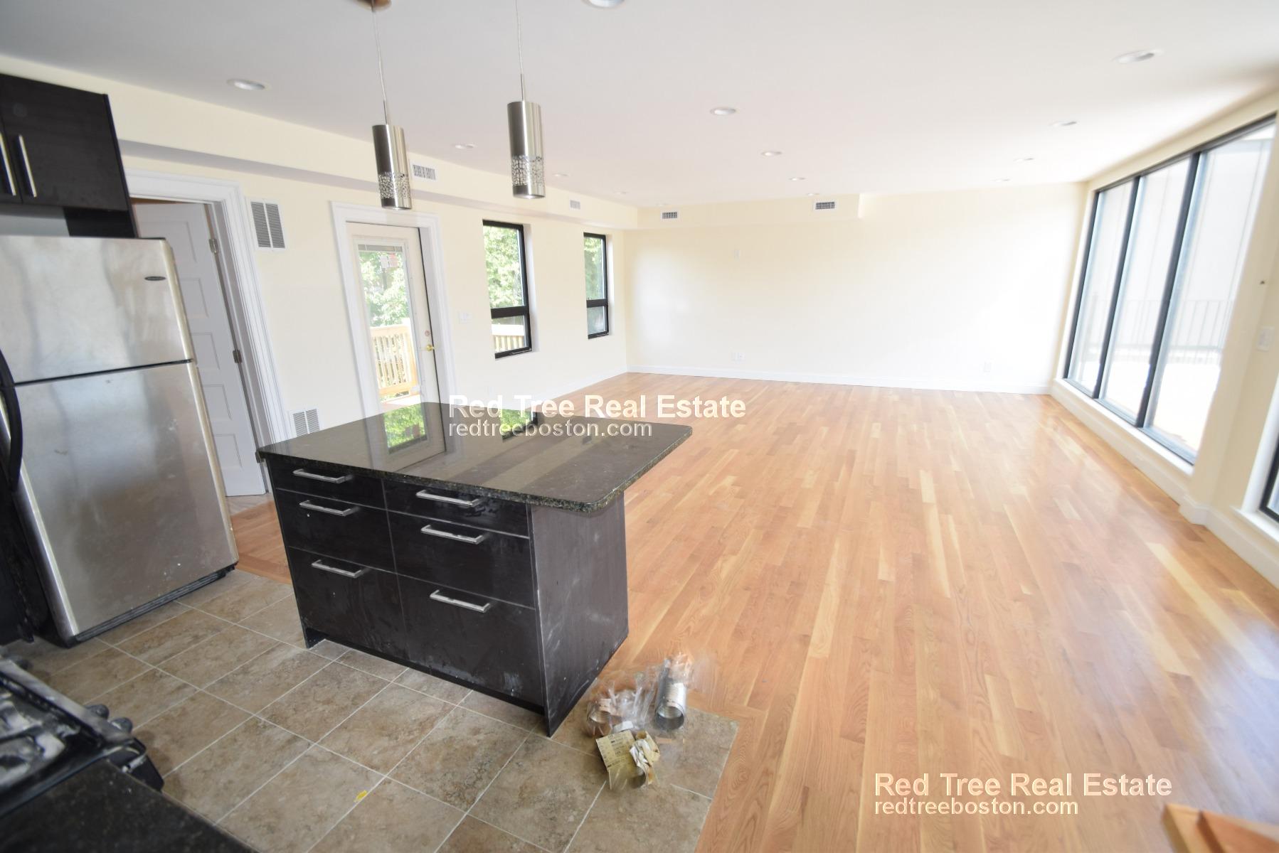 1616 Beacon St, Brookline Hills