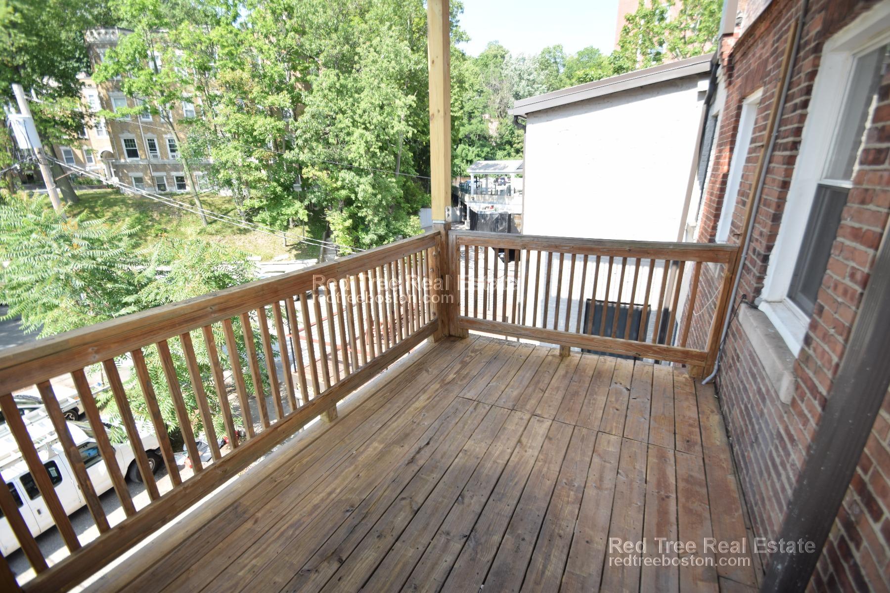 1616 Beacon St, Brookline Hills