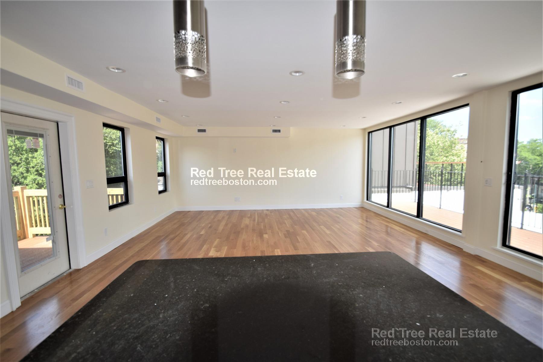 1616 Beacon St, Brookline Hills