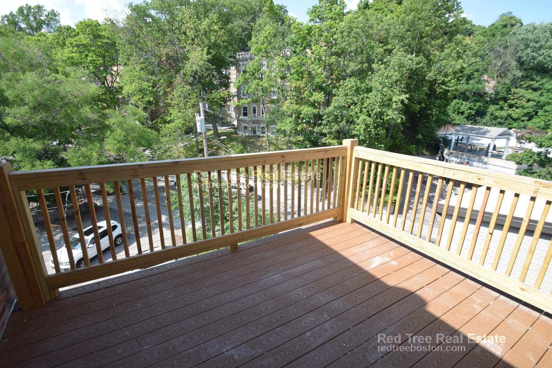 1616 Beacon St, Brookline Hills