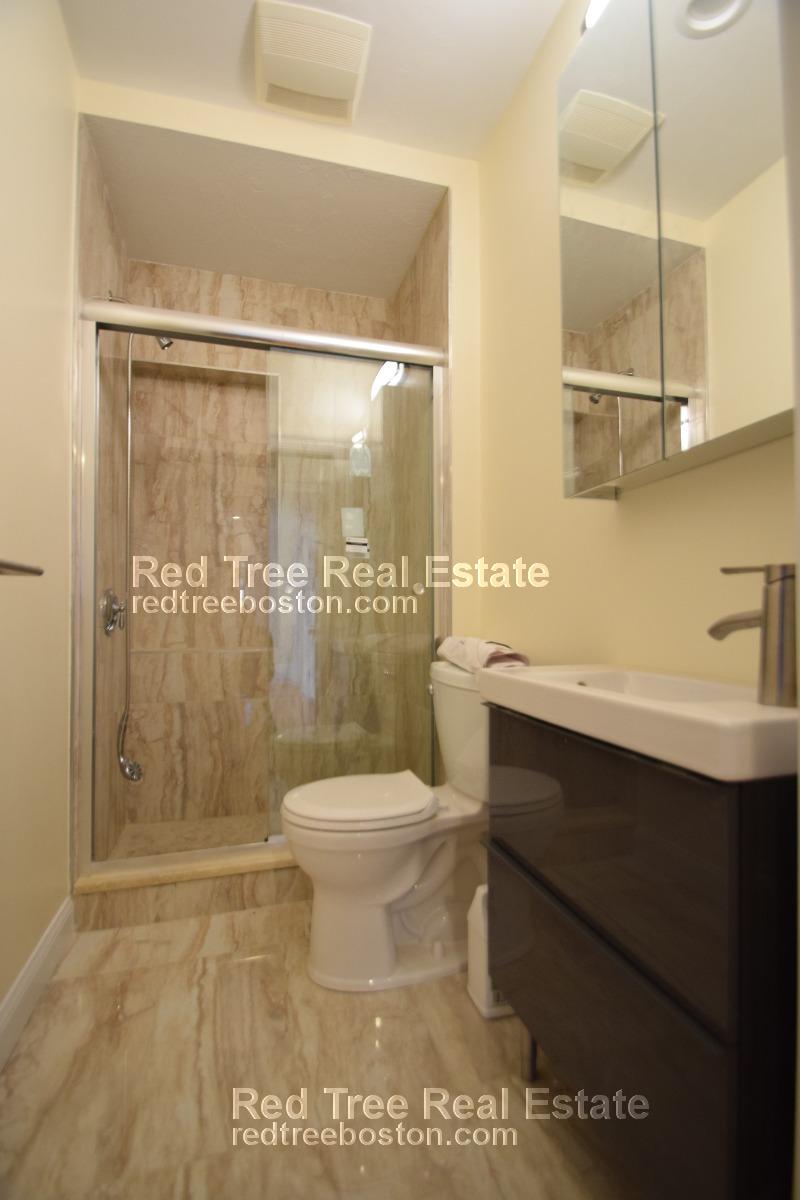 1616 Beacon St, Brookline Hills