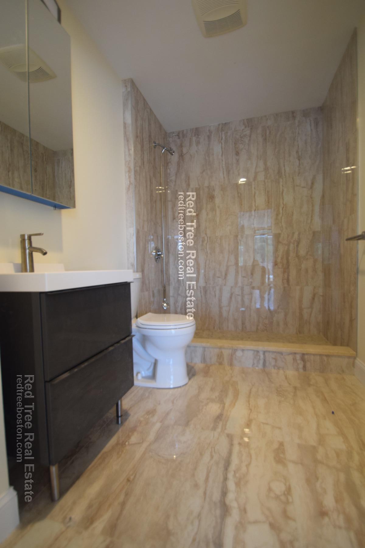 1616 Beacon St, Brookline Hills