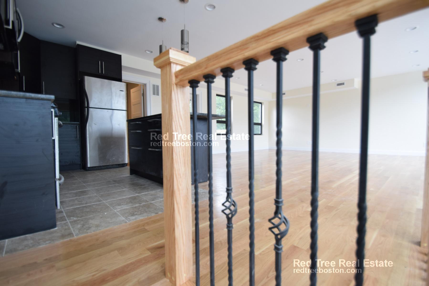 1616 Beacon St, Brookline Hills