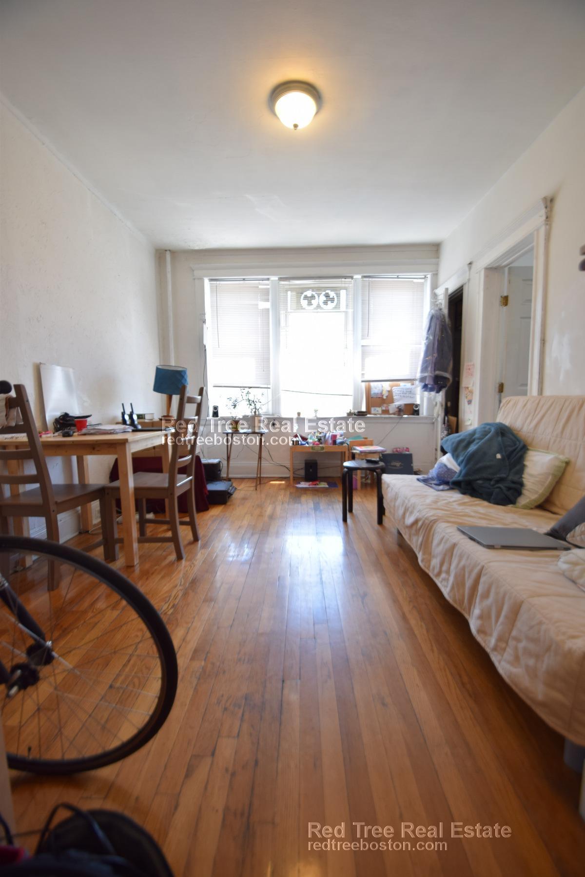 1 bed, 1 bath apartment for rent at 1633 Commonwealth Ave Unit 7, Brighton