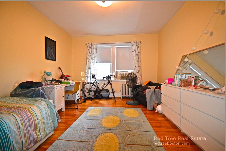 3 bed, 2 bath apartment for rent at 119 Winthrop Rd Unit 4, Brookline — photo 25 of 29