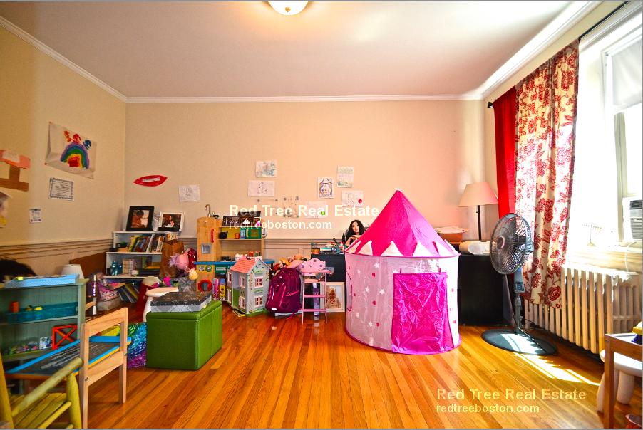 3 bed, 2 bath apartment for rent at 119 Winthrop Rd Unit 4, Brookline — photo 27 of 29