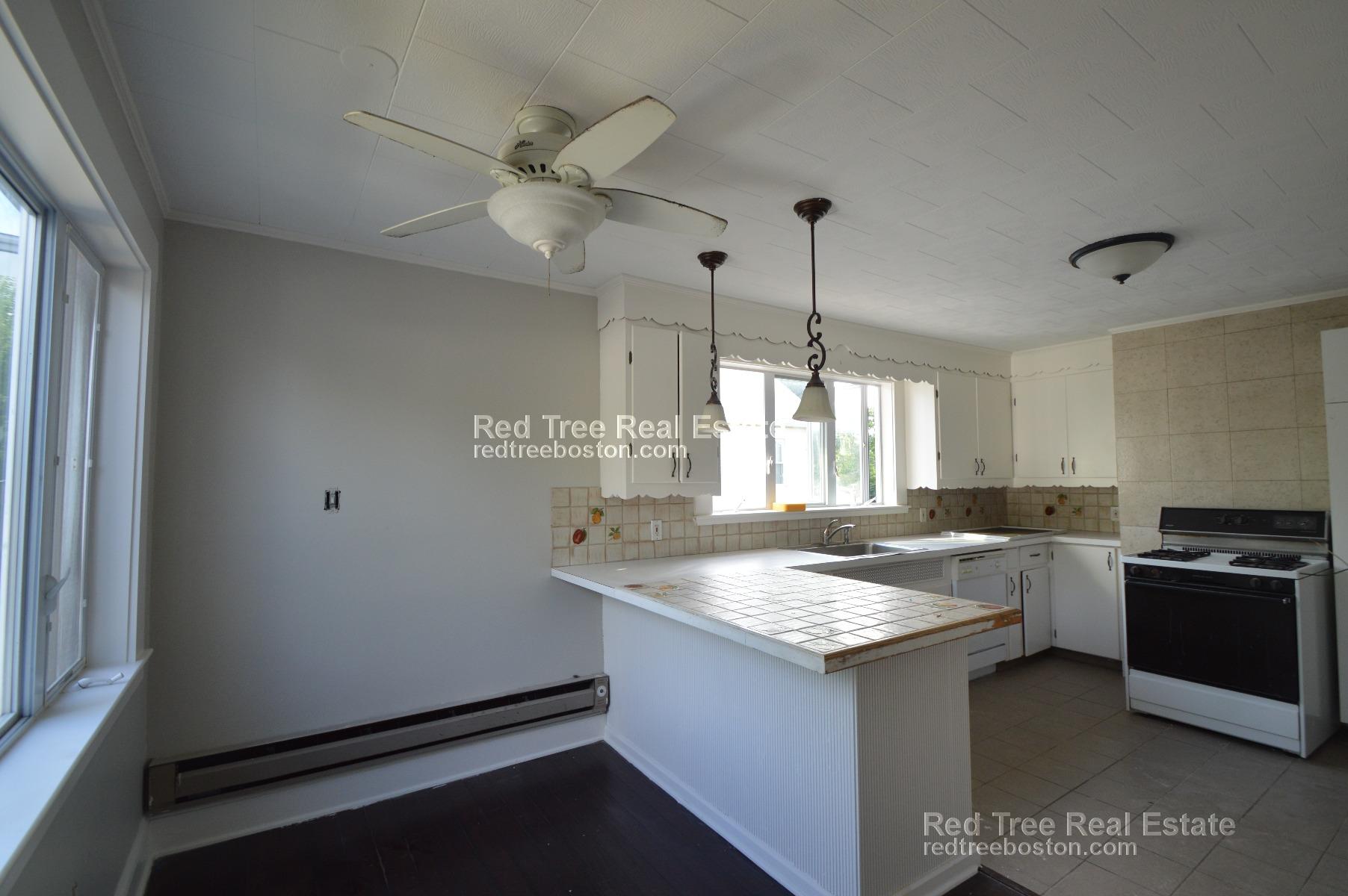 896 Fellsway, Medford