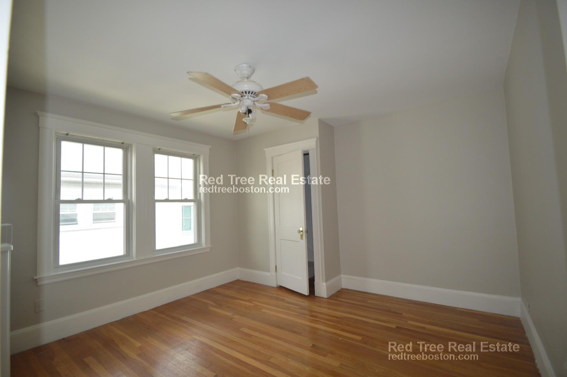 896 Fellsway, Medford