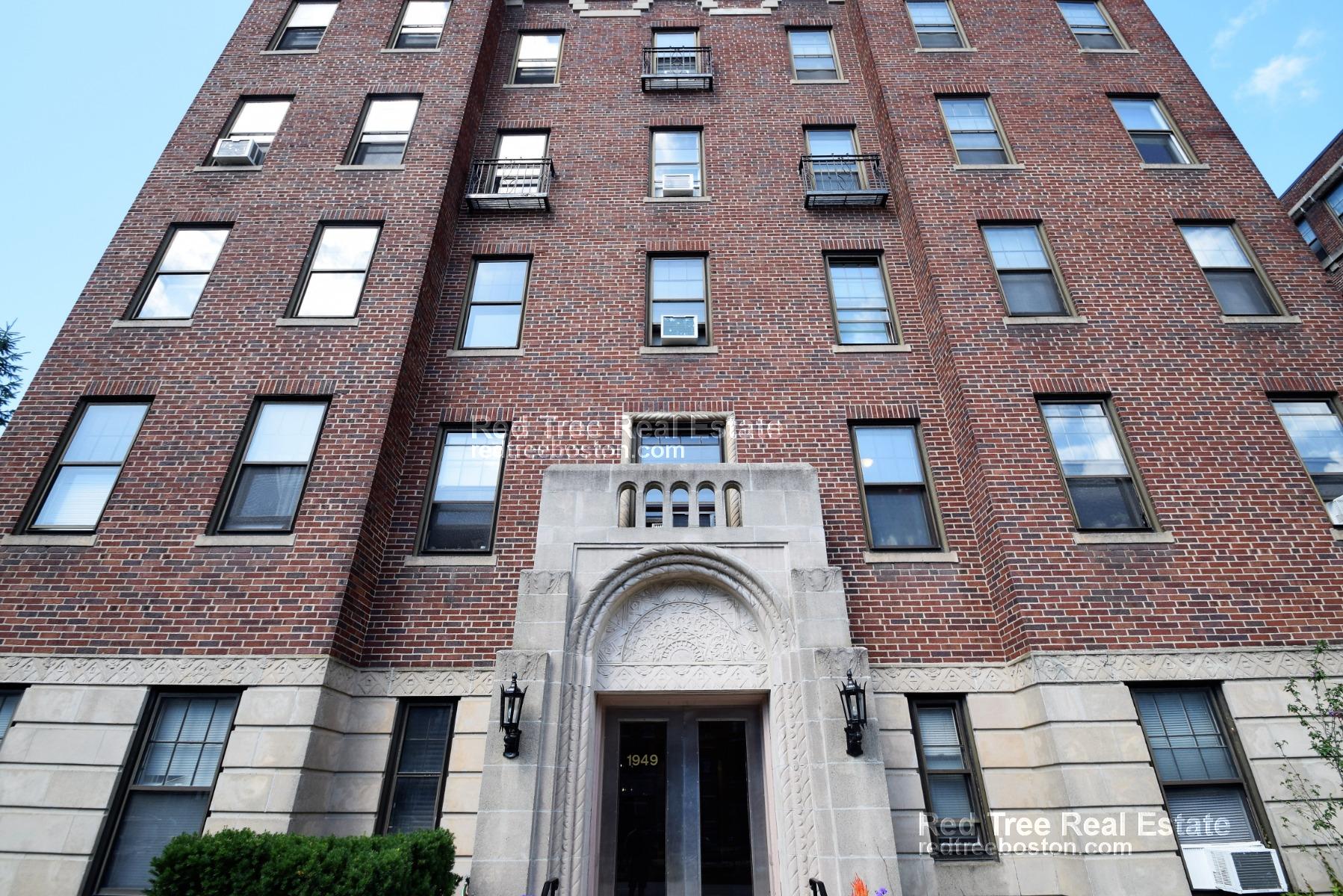 1949 Commonwealth Ave, Brighton