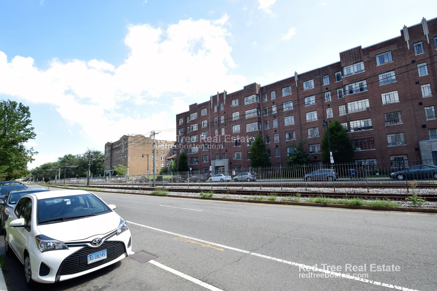 1949 Commonwealth Ave, Brighton