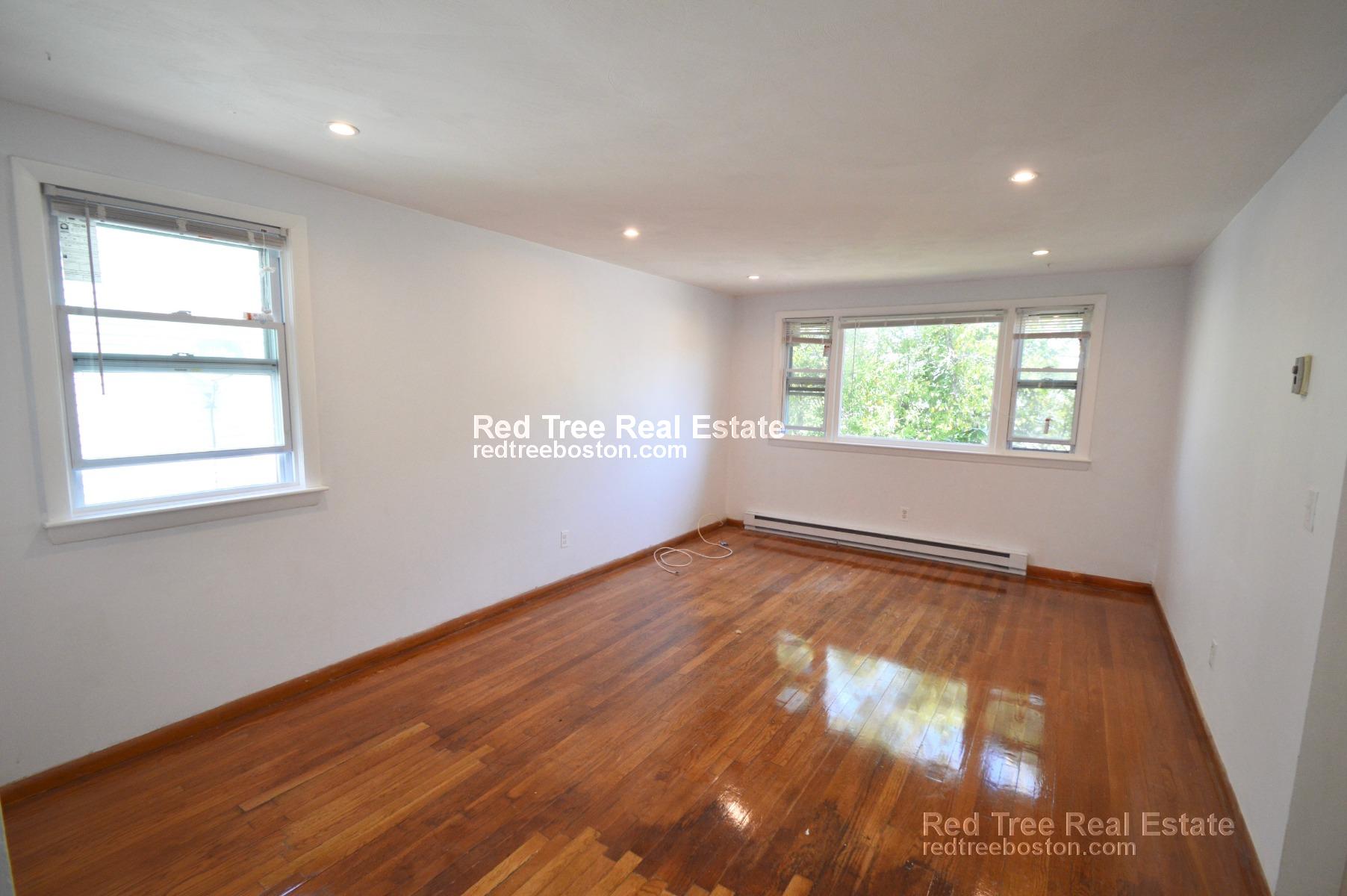 95 Metropolitan Ave, Roslindale