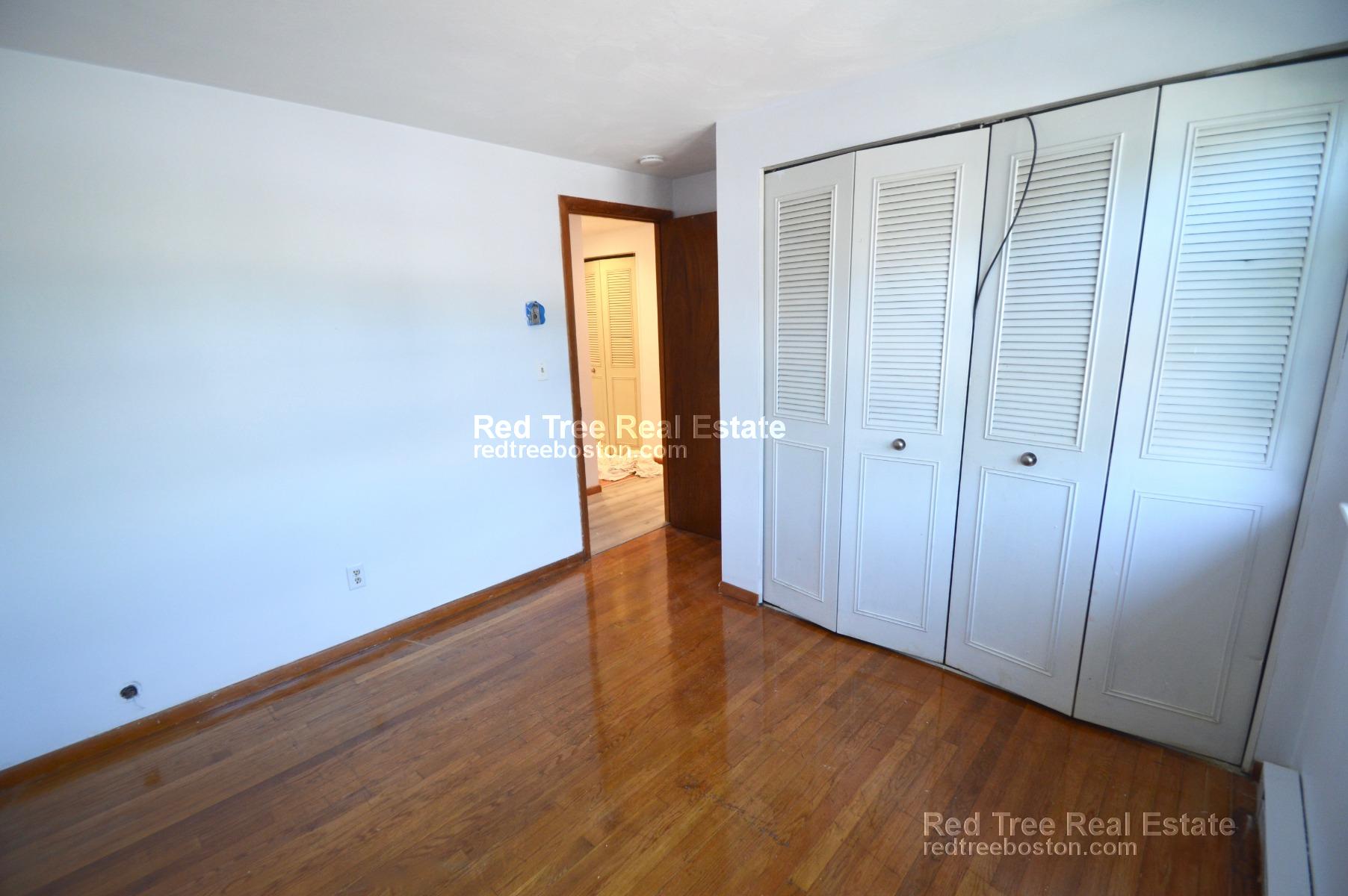 95 Metropolitan Ave, Roslindale