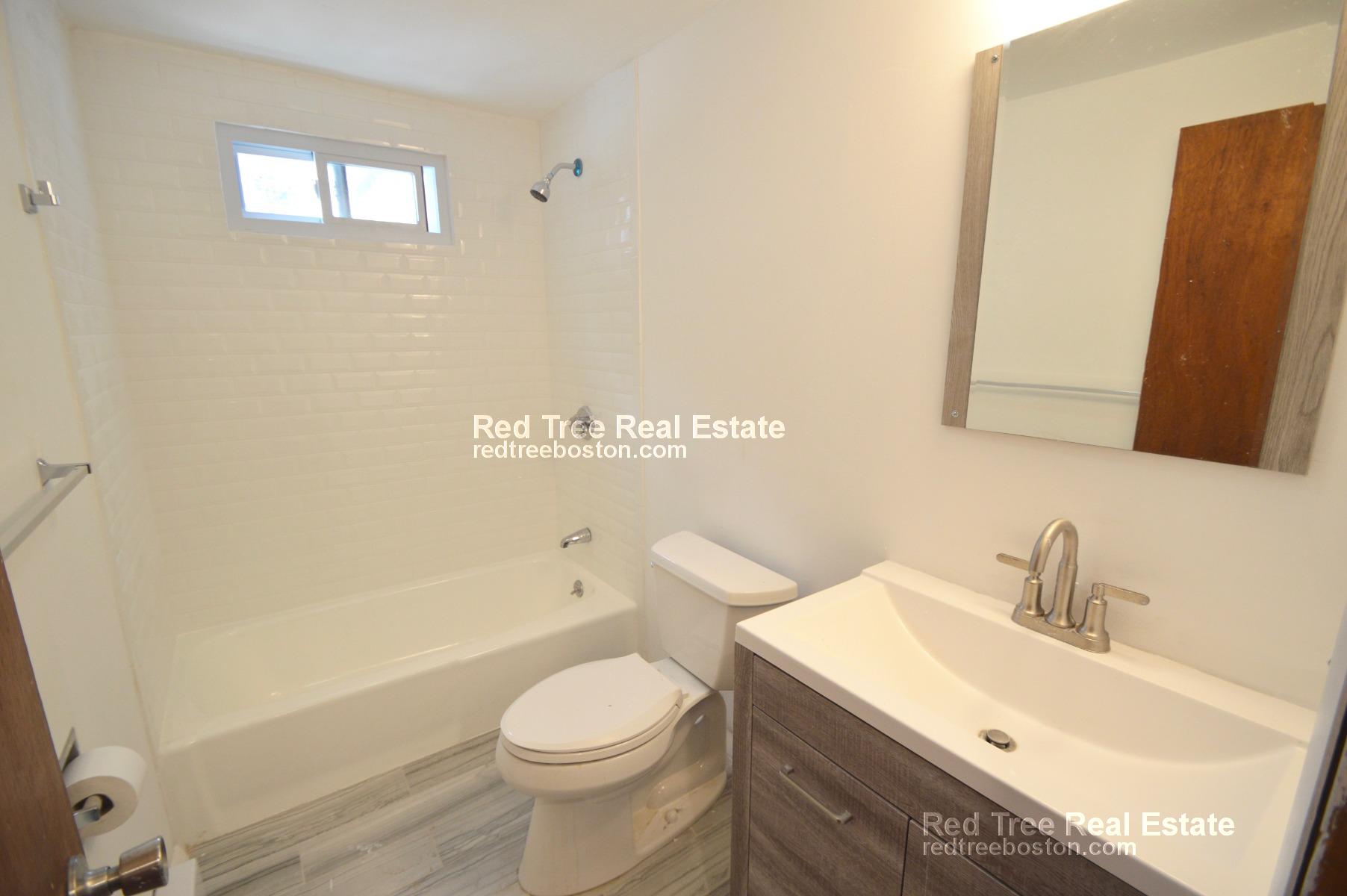 95 Metropolitan Ave, Roslindale