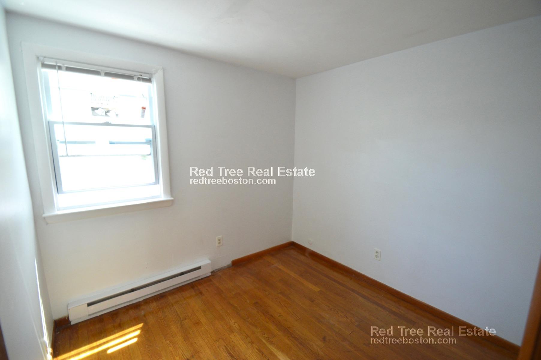 95 Metropolitan Ave, Roslindale