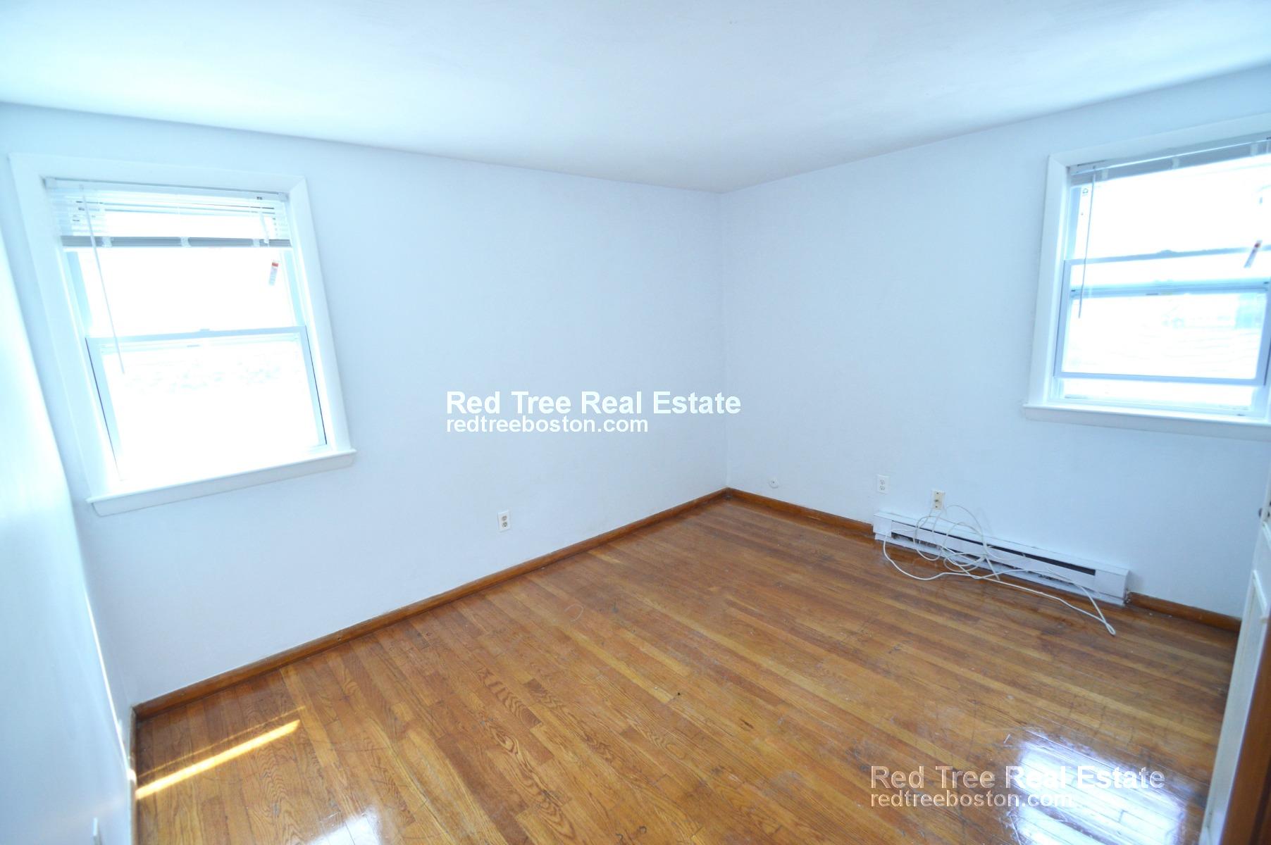 95 Metropolitan Ave, Roslindale