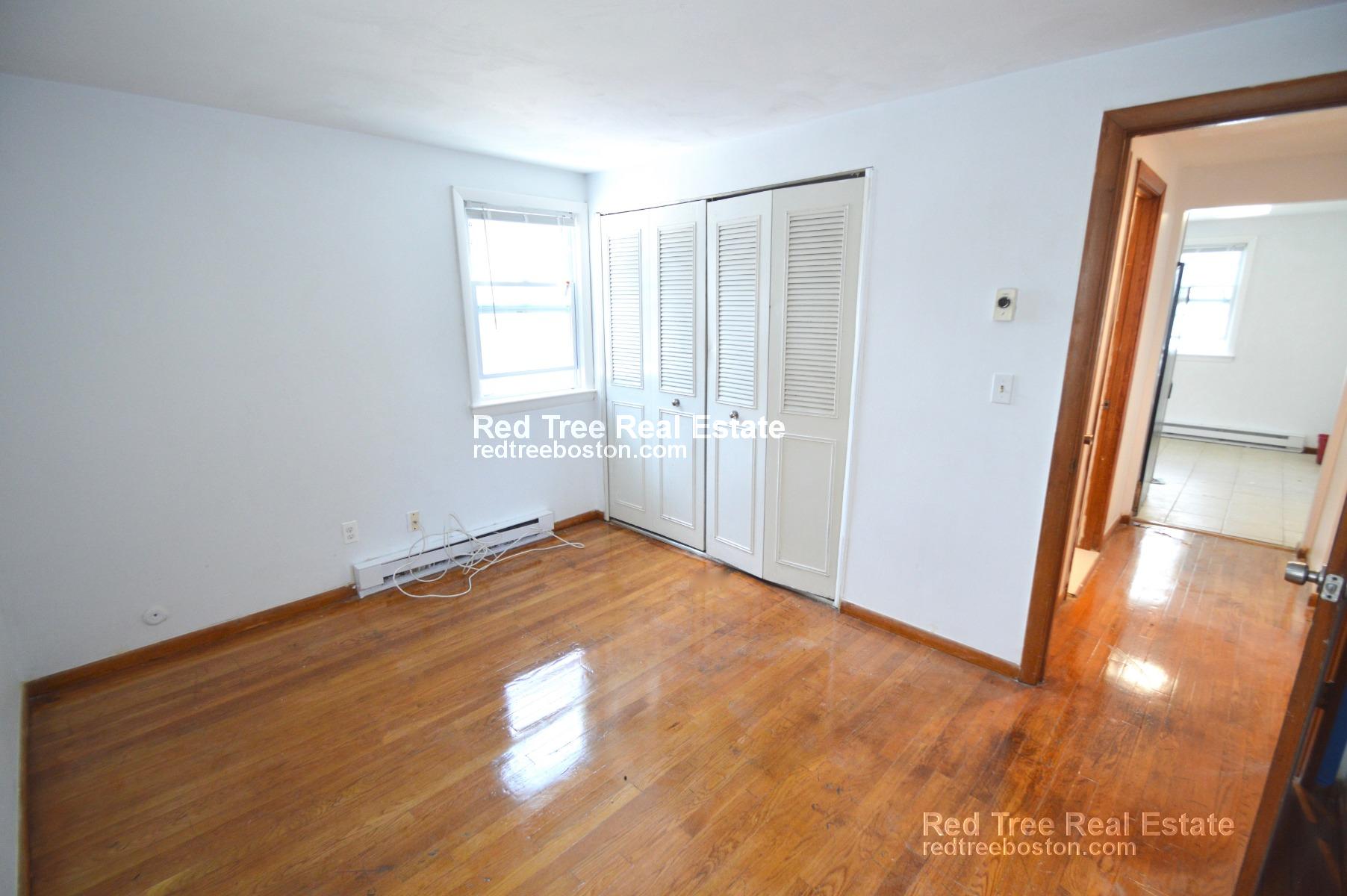 95 Metropolitan Ave, Roslindale