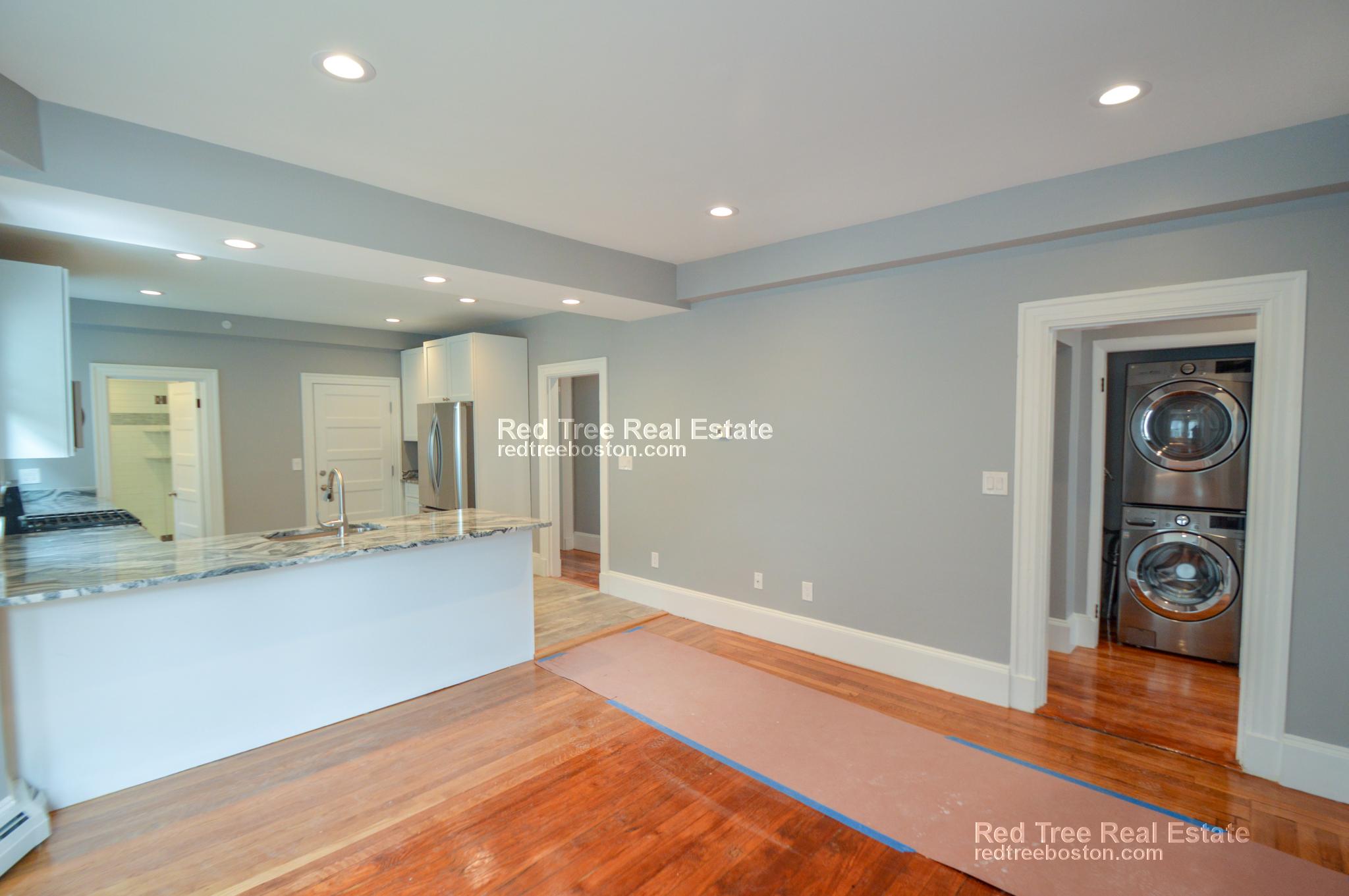 4 bed, 2 bath apartment for rent at 62 Mapleton St Unit 2, Brighton — photo 2 of 15