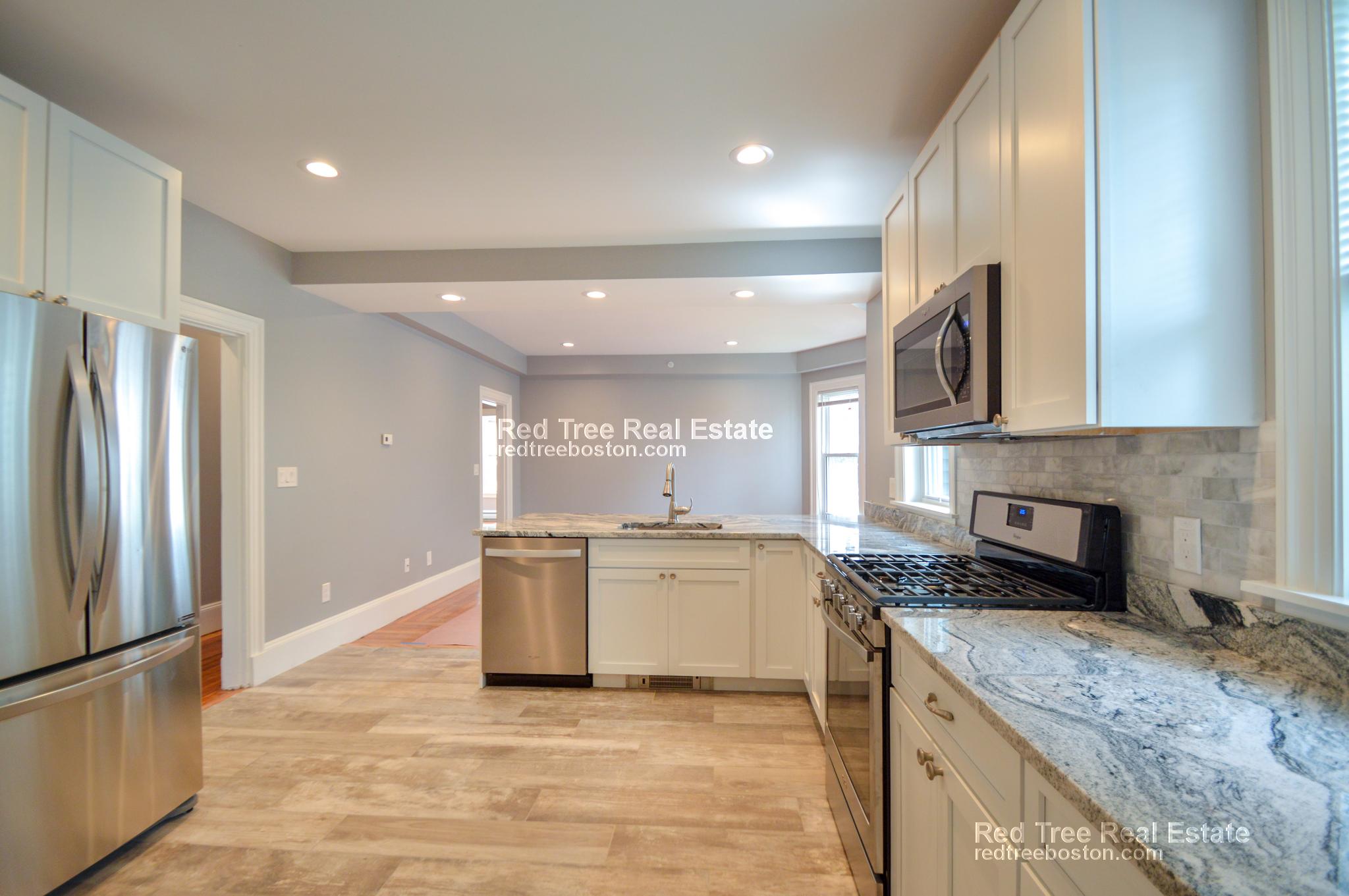 4 bed, 2 bath apartment for rent at 62 Mapleton St Unit 2, Brighton — photo 3 of 15