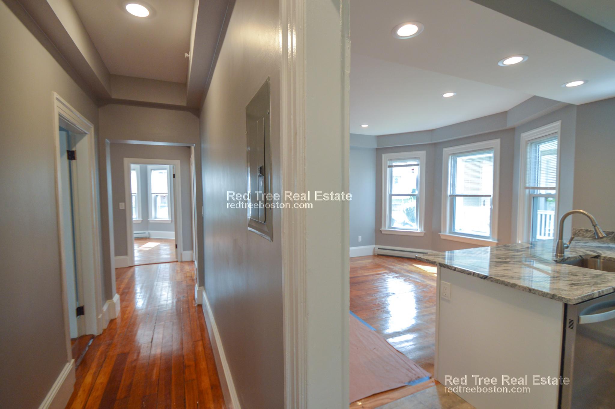 4 bed, 2 bath apartment for rent at 62 Mapleton St Unit 2, Brighton — photo 4 of 15
