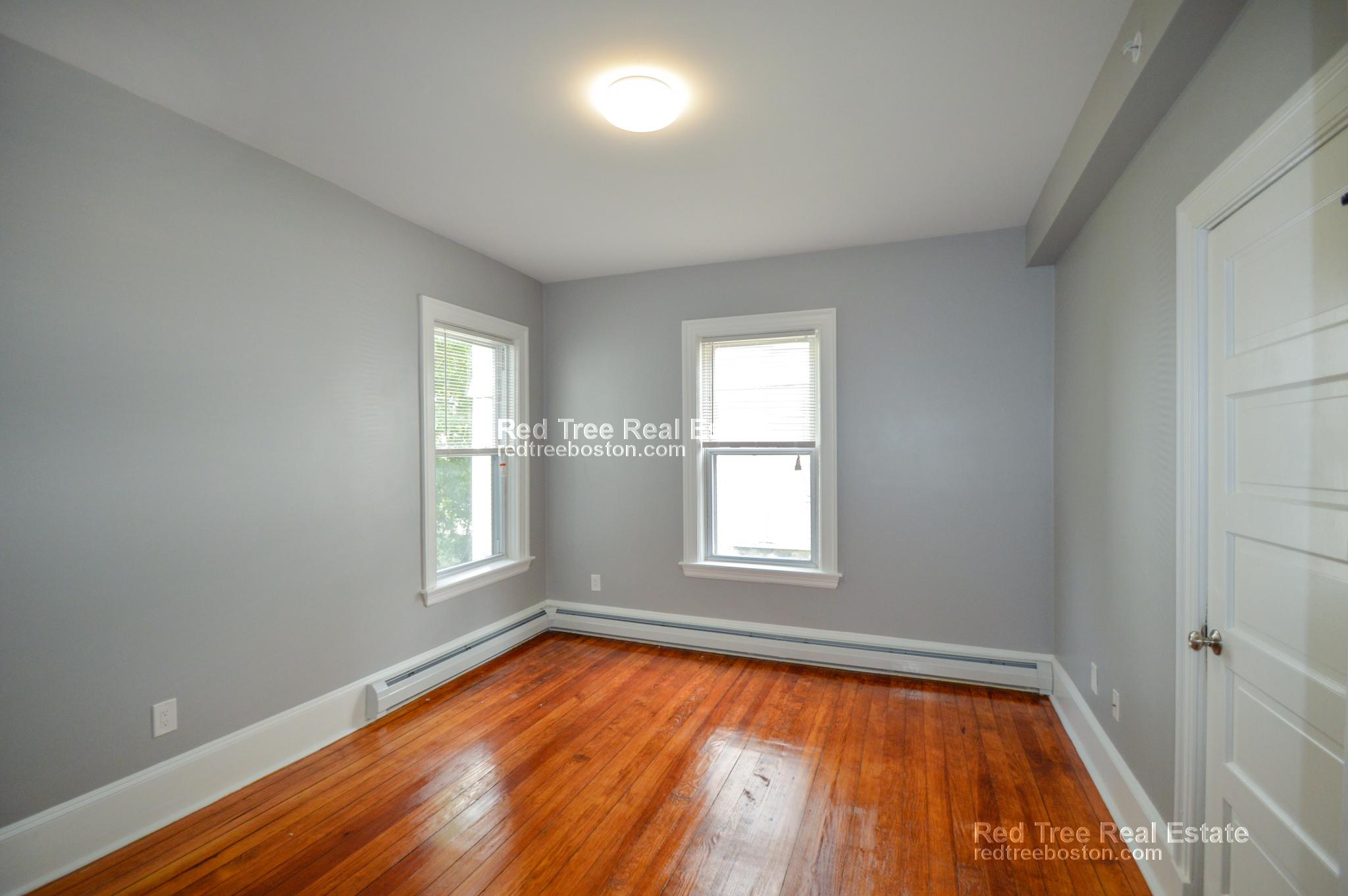 4 bed, 2 bath apartment for rent at 62 Mapleton St Unit 2, Brighton — photo 8 of 15