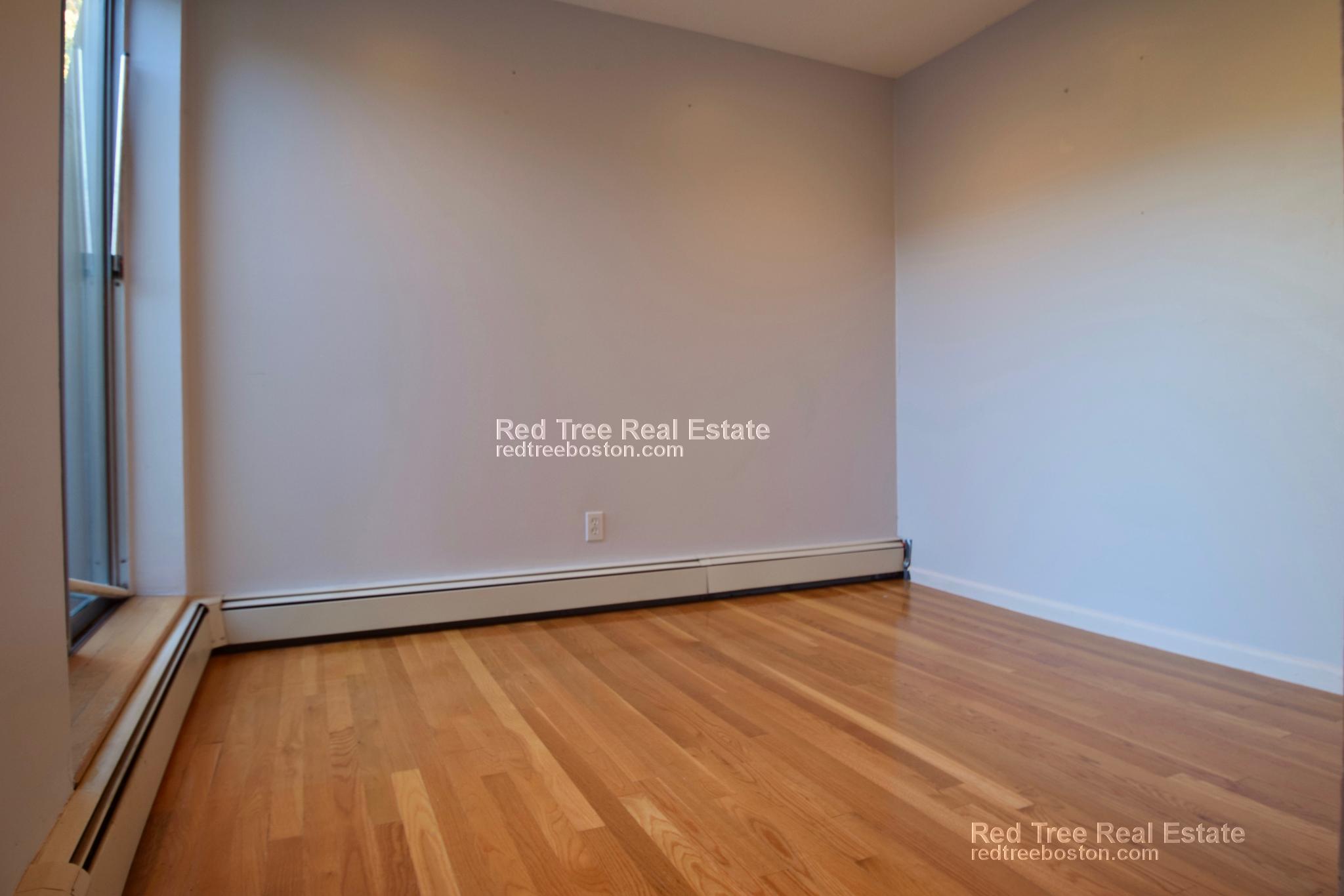 142 Kenrick St, Oak Square