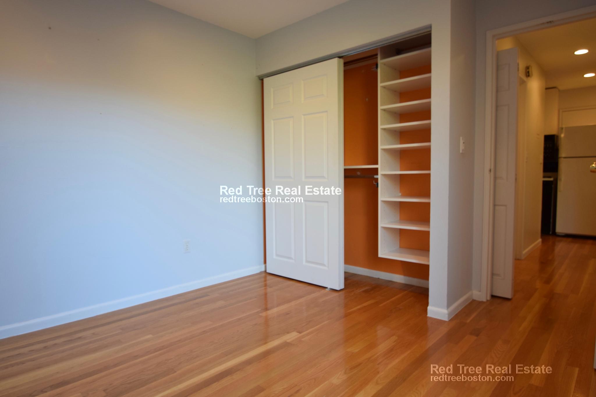 142 Kenrick St, Oak Square