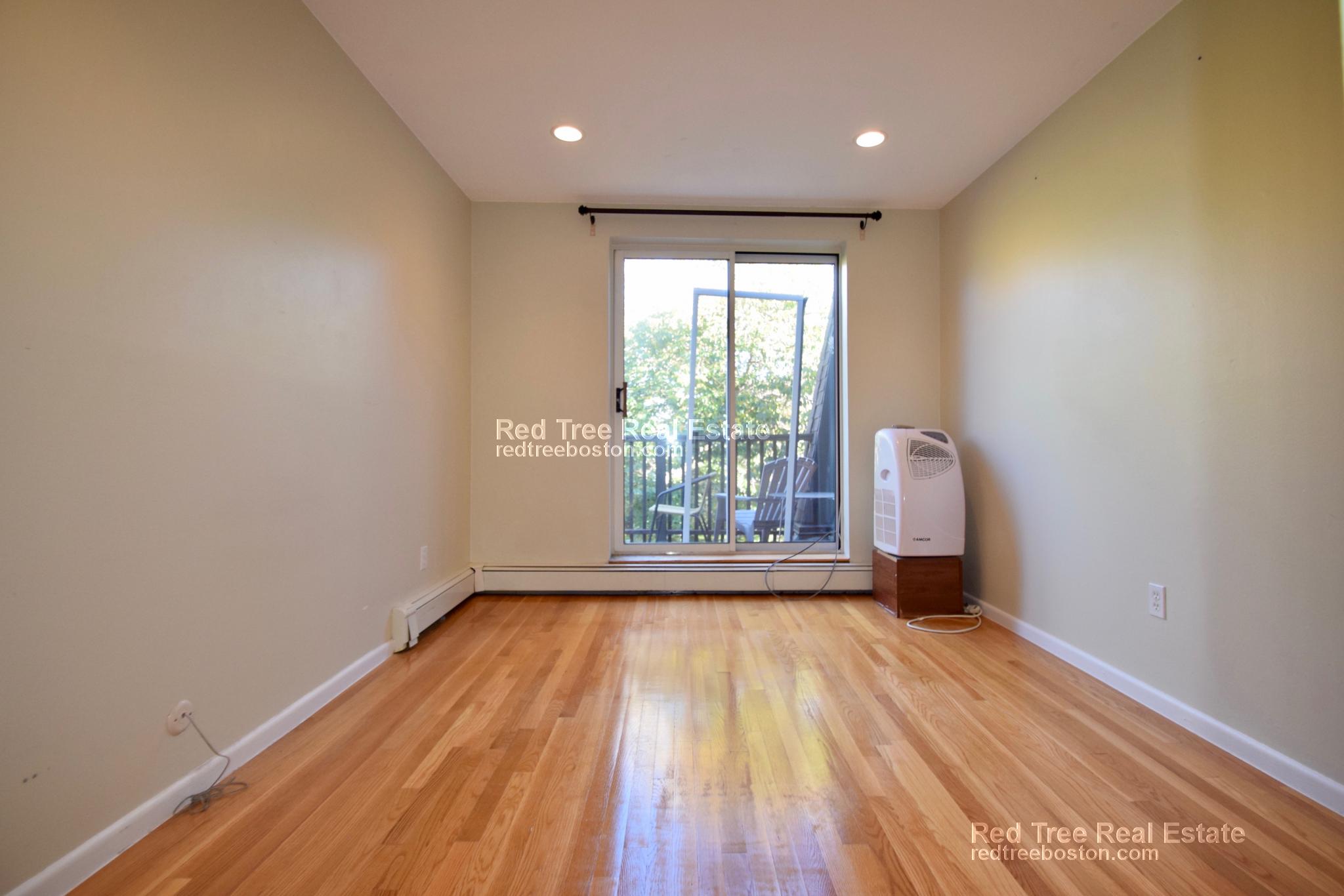 142 Kenrick St, Oak Square