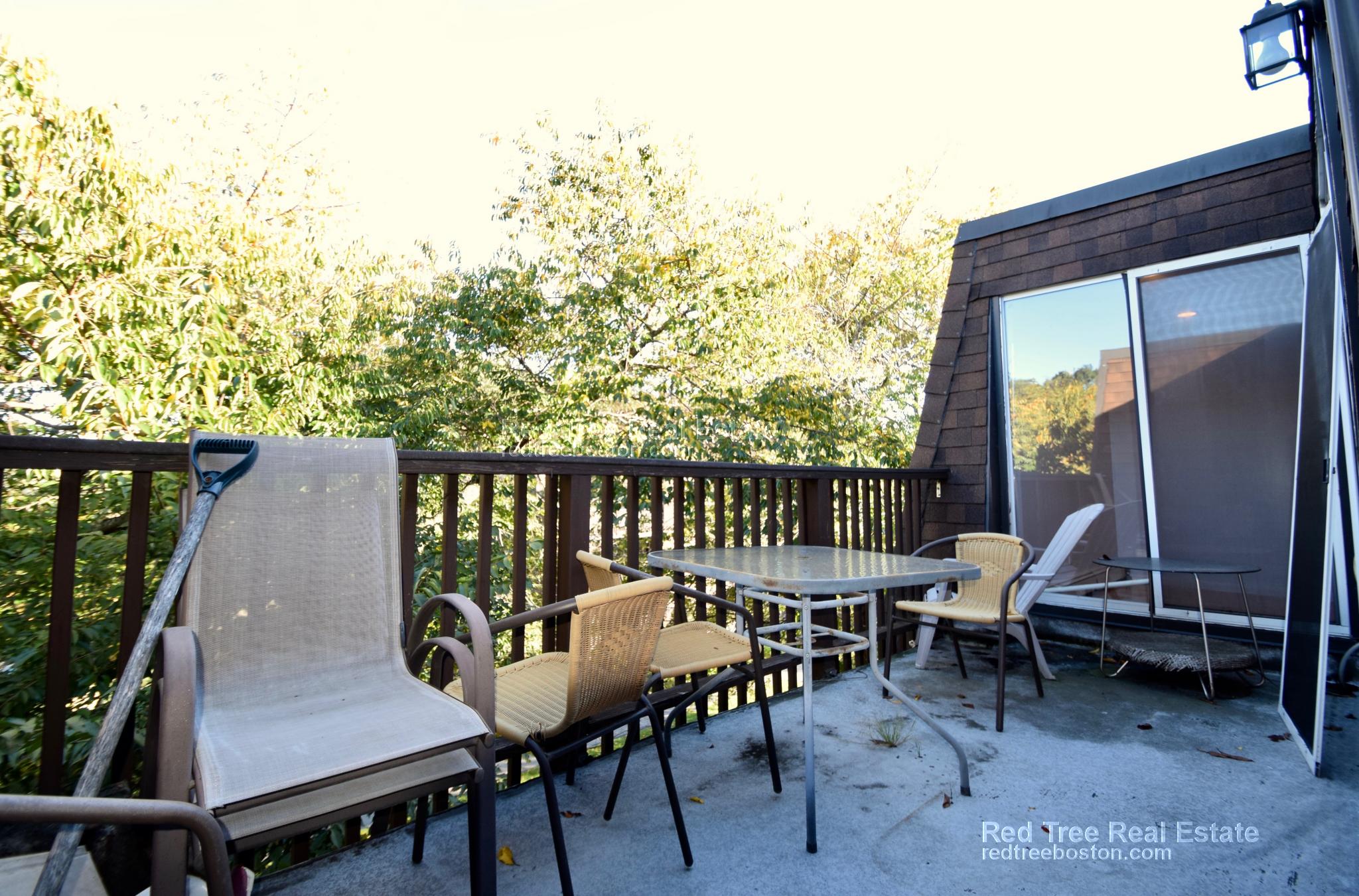 142 Kenrick St, Oak Square