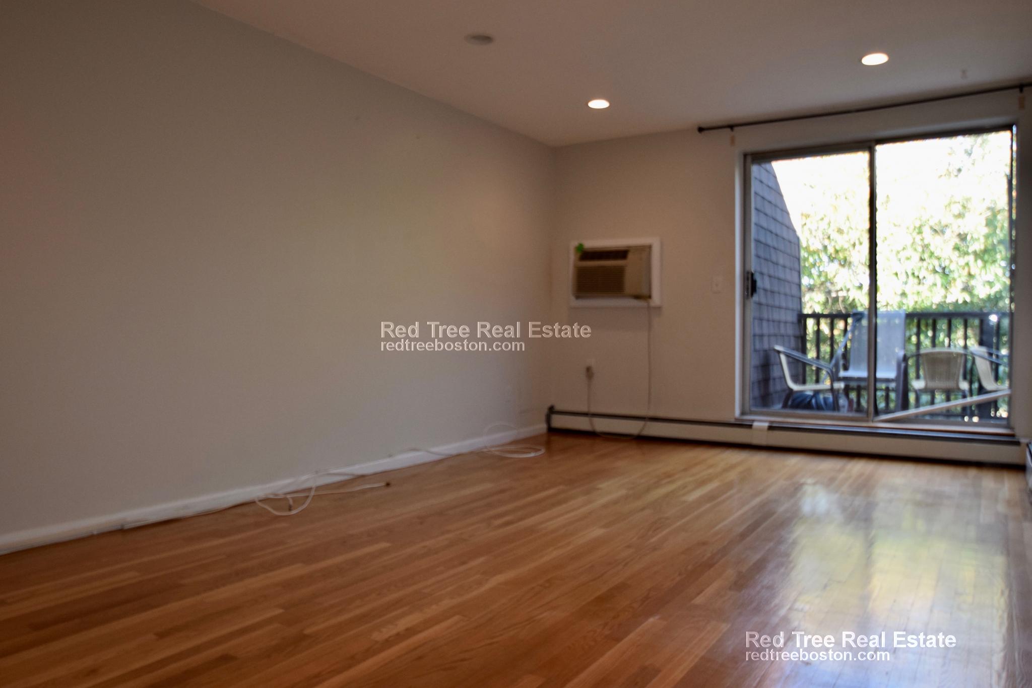 142 Kenrick St, Oak Square